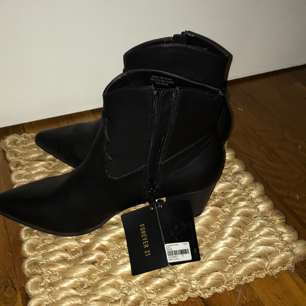 Flamed design booties